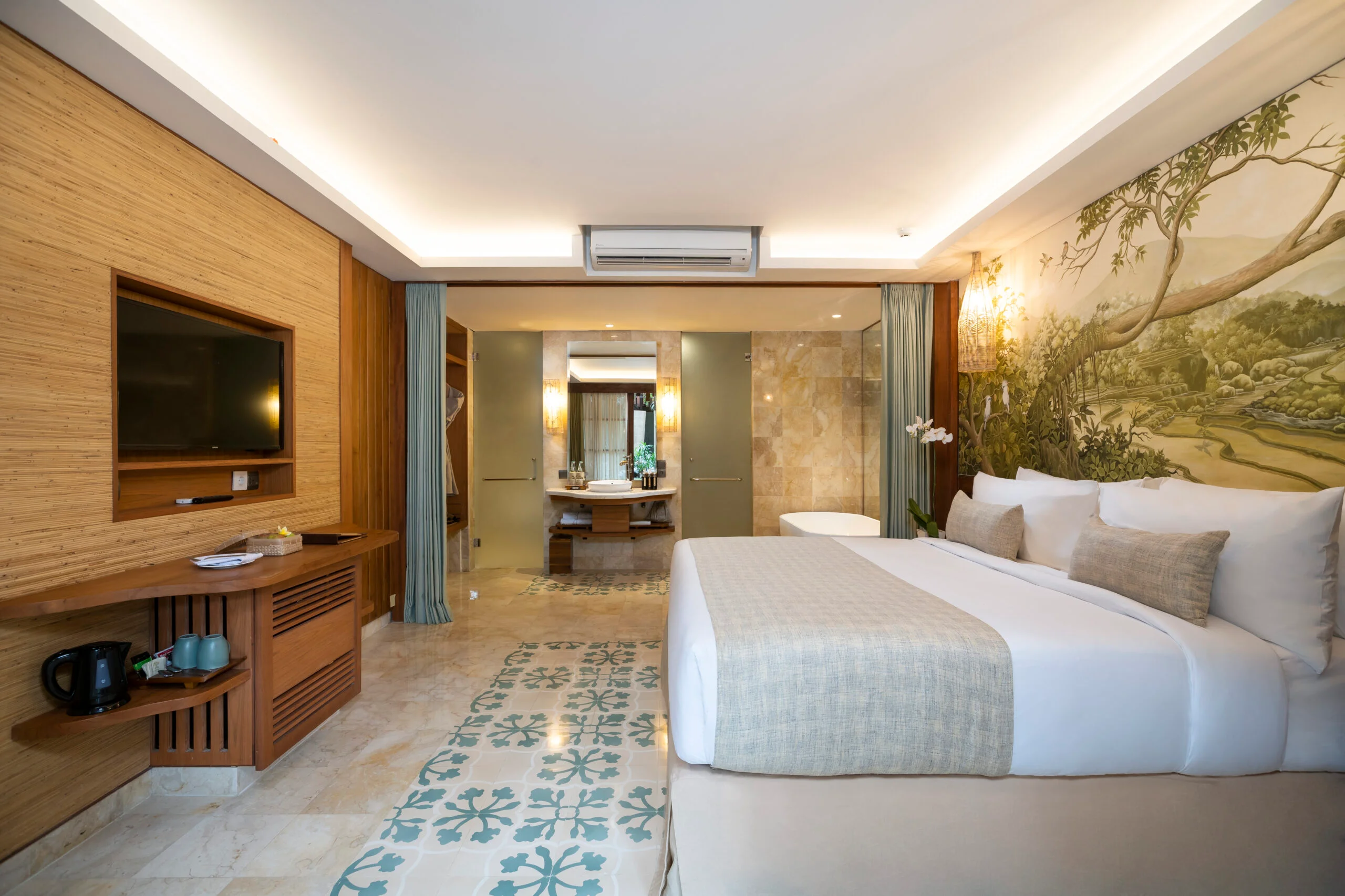 Grand Deluxe Room